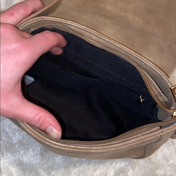 light brown crossbody purse - Picture 4 of 6